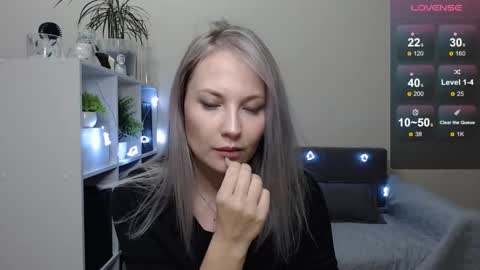 Naomi online show from December 16, 2024, 9:46 am