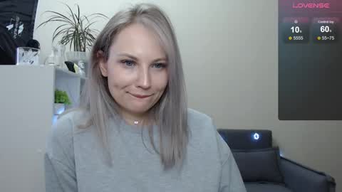 Naomi online show from December 18, 2024, 8:42 am