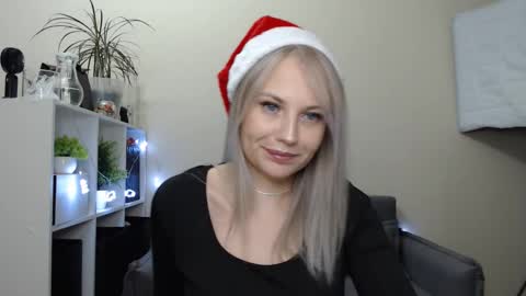 Naomi online show from December 25, 2024, 8:07 pm