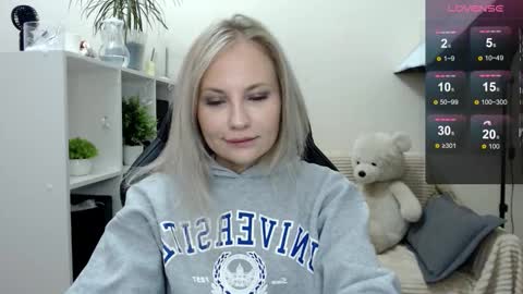 Naomi online show from September 11, 2025, 4:45 am