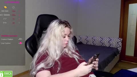 Snapshot of sunny_mood chatting on January 4, 2025, 9:52 pm sunny mood online show from January 4, 2025, 9:52 pm