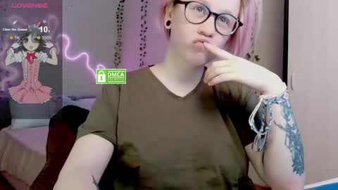 Snapshot of sunny_mood chatting on February 18, 2025, 12:28 pm sunny mood online show from February 18, 2025, 12:28 pm