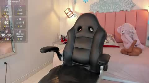  S U N N Y online show from December 14, 2024, 7:57 pm