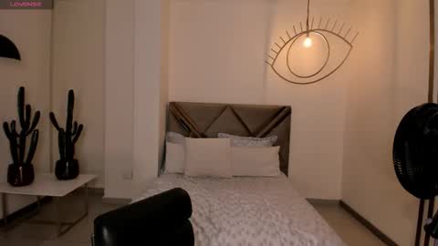 Sunny Rivers online show from September 18, 2025, 6:54 pm