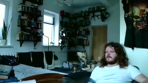 sunr1sa online show from December 31, 2024, 7:42 am