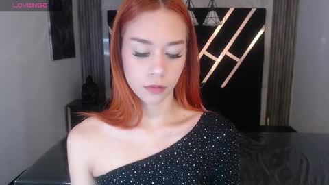 Susana   Mejia online show from December 18, 2025, 10:54 am