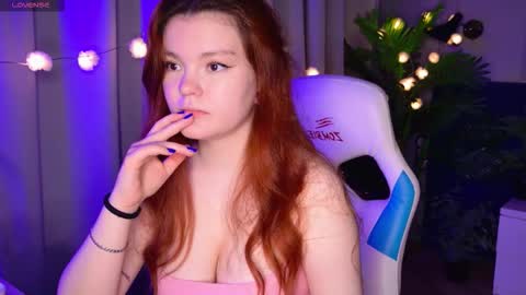 Snapshot of sunrise_enny chatting on September 21, 2025, 6:31 pm sunrise_enny online show from September 21, 2025, 6:31 pm