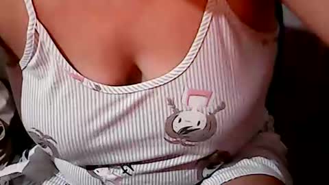 Snapshot of sunshine_38 chatting on January 4, 2025, 2:56 pm sunshine_38 online show from January 4, 2025, 2:56 pm