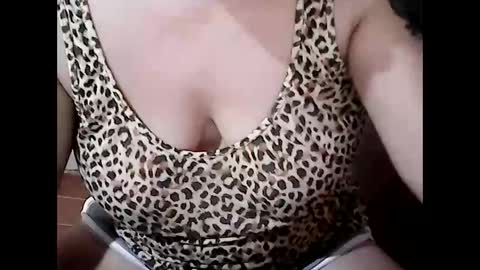 Snapshot of sunshine_38 chatting on March 2, 2025, 1:04 am sunshine_38 online show from March 2, 2025, 1:04 am