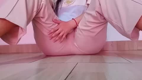 Annie online show from October 20, 2025, 4:18 pm