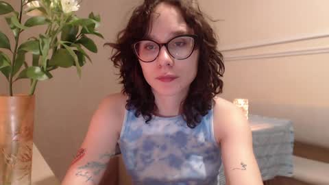 Hella online show from January 28, 2025, 6:17 pm