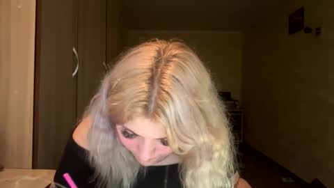 Snapshot of sunshinyflash chatting on November 29, 2025, 6:11 pm sunshinyflash online show from November 29, 2025, 6:11 pm