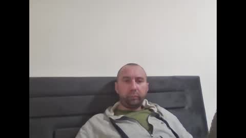 super42835015 online show from October 1, 2025, 3:07 pm