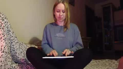 Annie online show from May 13, 2026, 6:27 pm