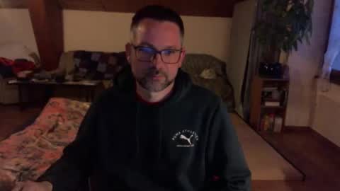 supersquirrel81 online show from April 6, 2026, 4:46 am