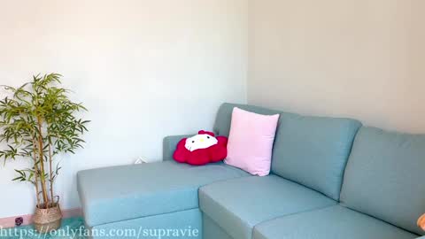 Snapshot of supremeraven chatting on January 13, 2025, 7:00 am Raven - Ravie online show from January 13, 2025, 7:00 am