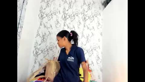 Snapshot of surifoster chatting on June 1, 2026, 6:09 pm suri online show from June 1, 2026, 6:09 pm