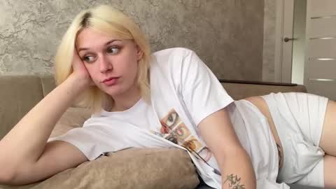 Snapshot of susan228 chatting on October 1, 2025, 7:14 am Vladiva online show from October 1, 2025, 7:14 am