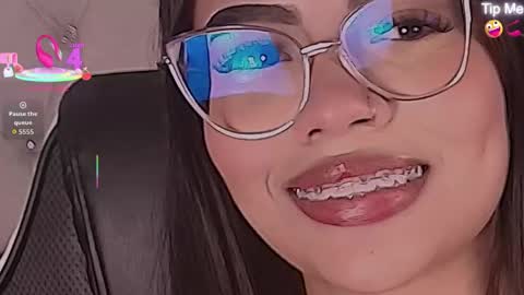 susan_voltaire online show from April 23, 2026, 1:24 pm