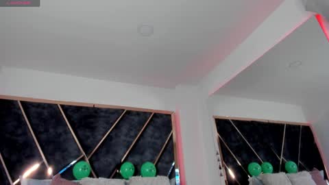 susanahenao online show from April 8, 2026, 6:30 pm