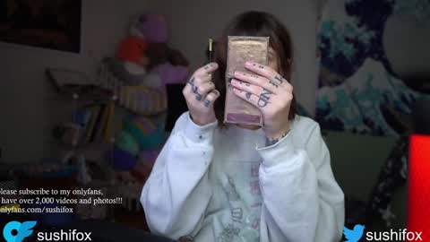 Snapshot of sushifox chatting on January 21, 2025, 5:51 pm   online show from January 21, 2025, 5:51 pm