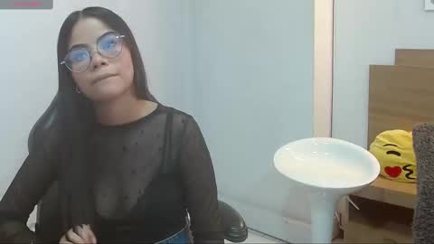 Snapshot of sussan_love01 chatting on February 10, 2025, 5:41 pm Susan online show from February 10, 2025, 5:41 pm