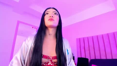 Sussan Nicole  online show from November 18, 2025, 12:42 pm