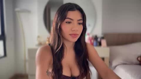 Snapshot of sussanf_ chatting on September 17, 2025, 8:32 pm  Susy  online show from September 17, 2025, 8:32 pm