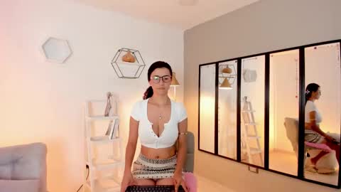 Sussan Keller online show from November 15, 2025, 12:13 pm