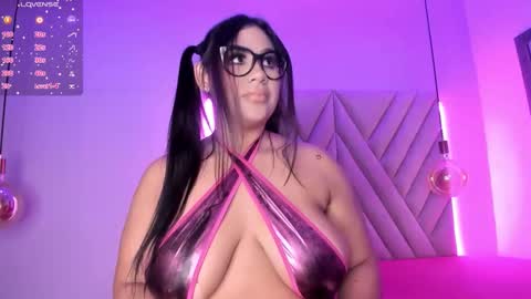 Snapshot of sussierogers chatting on November 21, 2025, 12:48 pm SussieRogers online show from November 21, 2025, 12:48 pm