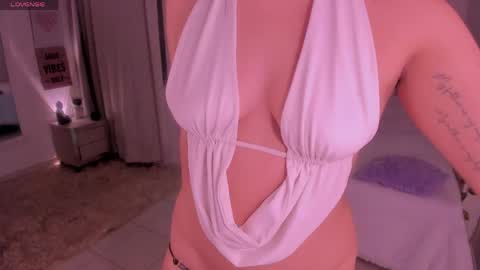 Snapshot of sussy_bell_ chatting on May 8, 2026, 12:16 am sussy_bell_ online show from May 8, 2026, 12:16 am