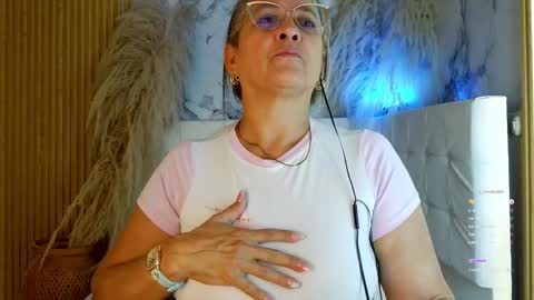 Snapshot of sussy_perez_ chatting on May 19, 2026, 3:46 am Sussy online show from May 19, 2026, 3:46 am