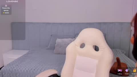 sussy_sweet4u online show from September 13, 2025, 9:53 am