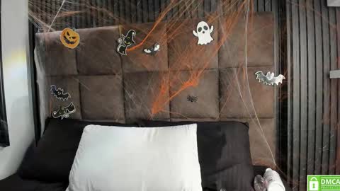 sussy_vixen online show from October 24, 2025, 7:43 pm