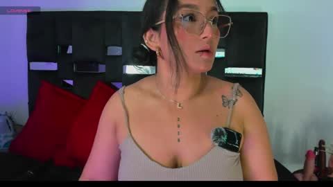 Snapshot of sussysunny_ chatting on April 21, 2026, 5:03 am Sussy Sunny online show from April 21, 2026, 5:03 am
