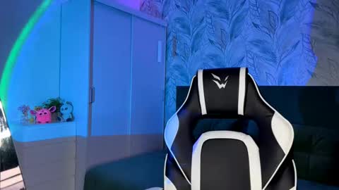 Jessica online show from November 12, 2025, 5:24 pm