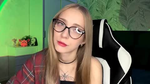 Jessica online show from November 15, 2025, 5:09 pm