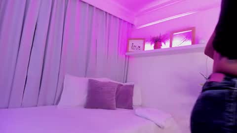 susyy online show from November 3, 2025, 7:37 pm