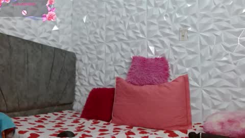 suzan_30 online show from February 19, 2026, 8:27 pm