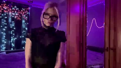 Stacy online show from May 1, 2026, 9:19 pm