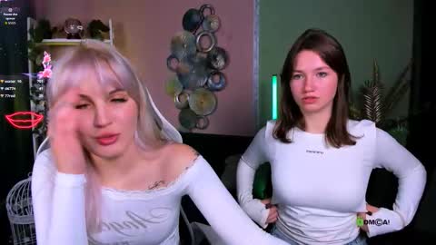 Snapshot of suzi_love chatting on October 18, 2025, 7:25 pm suzi_love online show from October 18, 2025, 7:25 pm