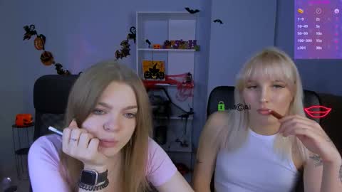 Snapshot of suzi_love chatting on October 21, 2025, 7:47 pm suzi_love online show from October 21, 2025, 7:47 pm