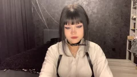 EmilySuonn online show from May 4, 2026, 5:25 am
