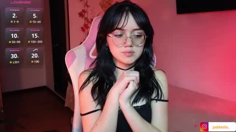 Snapshot of suzumi_ chatting on December 3, 2024, 8:16 am Jadde  online show from December 3, 2024, 8:16 am