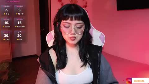 Snapshot of suzumi_ chatting on December 9, 2024, 1:13 pm Jadde  online show from December 9, 2024, 1:13 pm