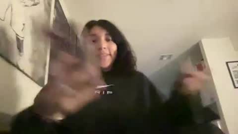 Suzy online show from October 20, 2025, 4:02 am