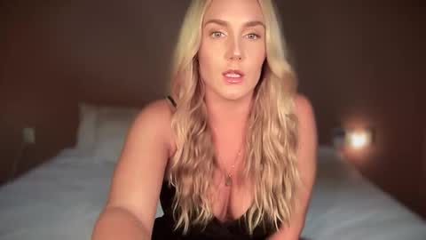 Snapshot of swedish_candii chatting on October 14, 2025, 2:45 am Swedish Candii online show from October 14, 2025, 2:45 am