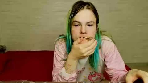 Snapshot of sweet4t chatting on October 13, 2025, 5:51 am Haeyang Torry online show from October 13, 2025, 5:51 am