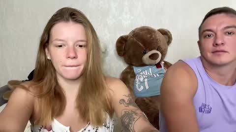 Snapshot of sweet__bunnies chatting on September 29, 2025, 7:13 am Mia and Robert online show from September 29, 2025, 7:13 am