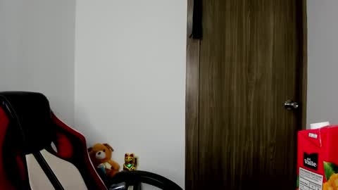 Snapshot of sweet__suck69bitch chatting on February 24, 2025, 7:44 am sweet__suck69bitch online show from February 24, 2025, 7:44 am